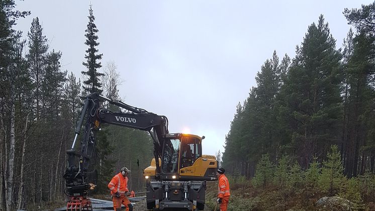 Arbete med att byta till plastslipers pågår