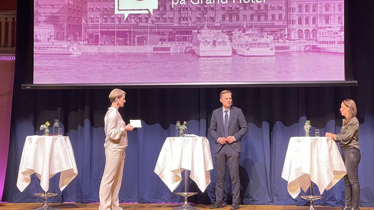 Invigning av Västerbotten på Grand Hôtel. På bilden syns Micaela Löwenhöök, region Västerbotten tillsammans med Jens Henriksson, VD Swedbank och Johanna Norberg, VD Danske Bank Sverige