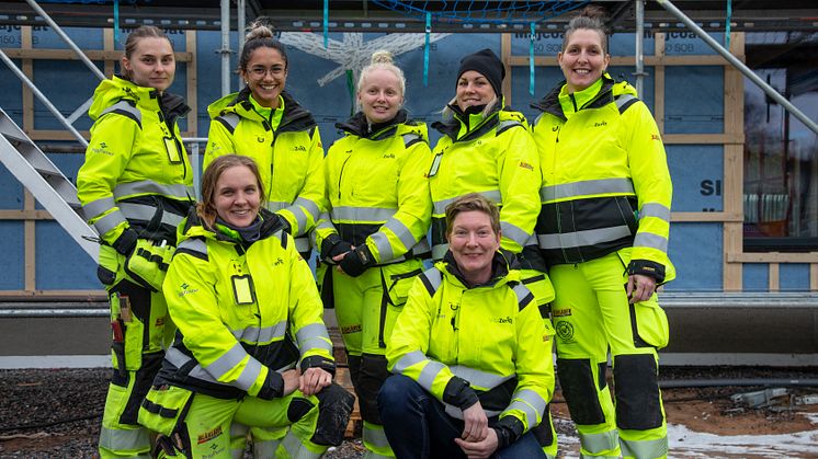 Bakre raden:  Elsa Norberg, Amanda Broberg, Hanna Erks, Ina Örtengren, Weronica Sundmark. Främre raden: Sofie Törnblom, Emma Eriksdotter. Foto: Daniel Elfving