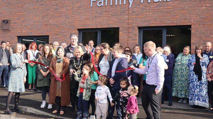East Bury Family Hub opens its doors to the community