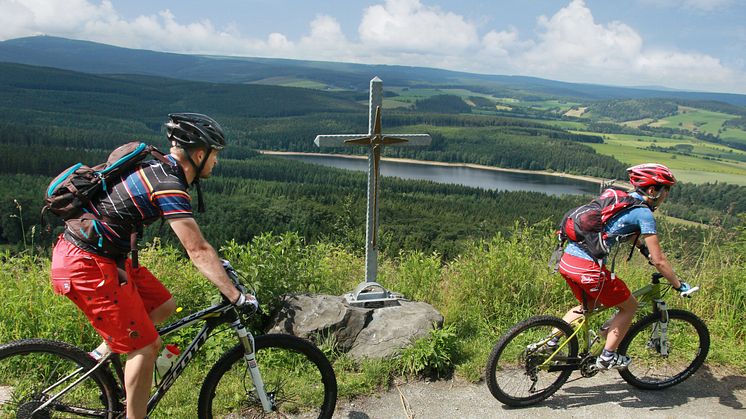 Zweiradliebe_im_Erzgebirge_Stoneman__Gipfel_Baerenstein_Foto_TV Erzgebirge e.V.