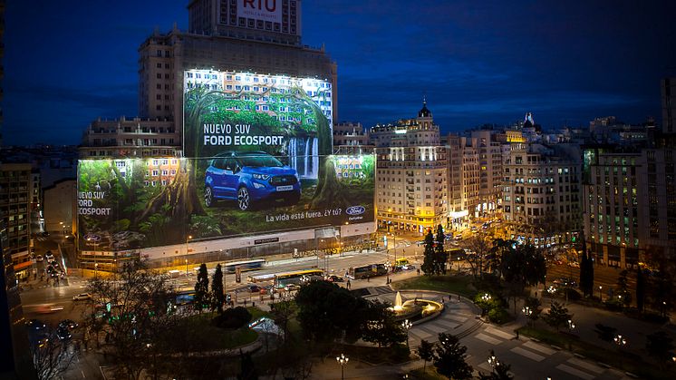 Ford je oficiálním držitelem Guinnessova světového rekordu v kategorii „největší billboard“