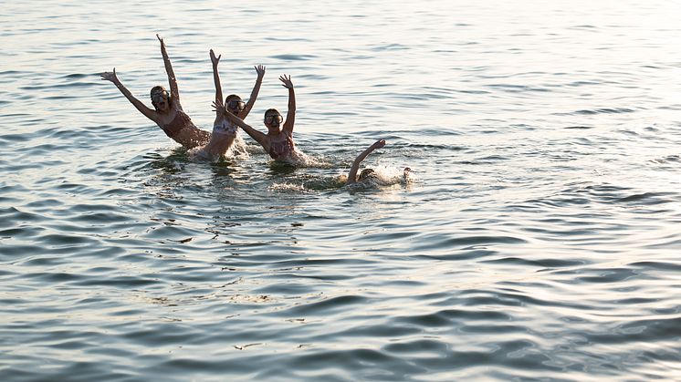 I sommar testar vi en ny teknik som ger svar på badvattenprover på bara 15 minuter istället för tre dagar. Foto: Lotta Wittinger