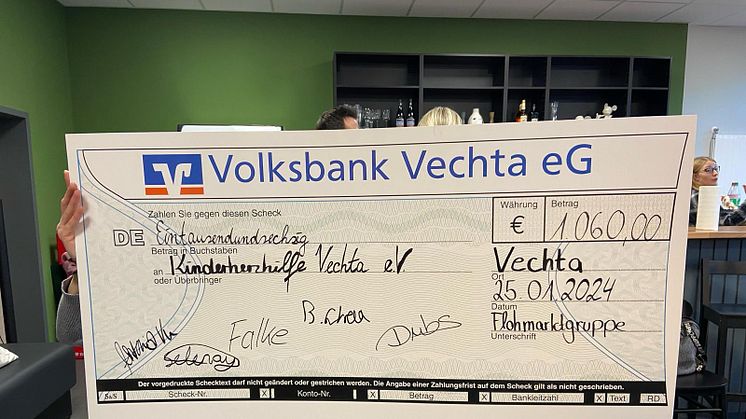 Studierende sammeln 1060 Euro mit Spendenflohmarkt für die Kinderherzhilfe