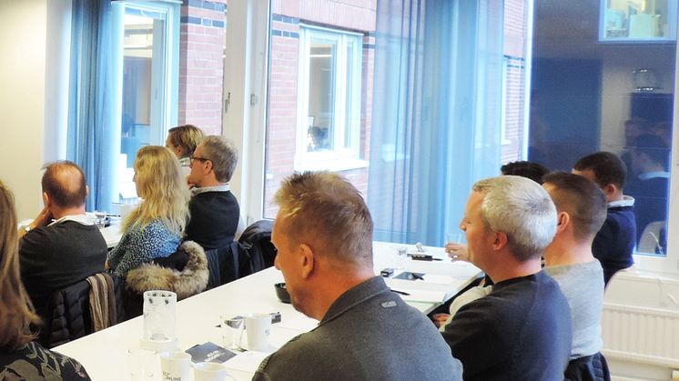 Lär dig hur du får en säker kemikaliehantering på vårt lunchseminarium.