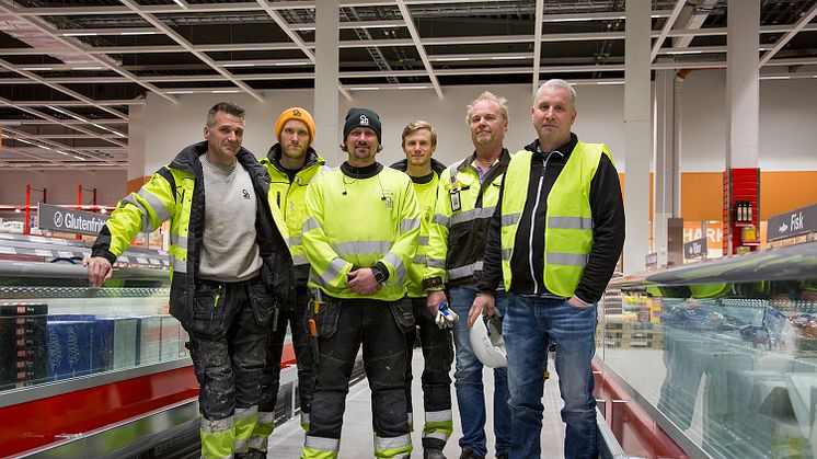 Jonny Lindström, Erik Sundén, Niklas Edehult, Viktor Jansson, Åke Lager och Tobias Isaksson har alla medverkat till att projektet Axfood blivit så lyckat trots den tidspress som rådit. 