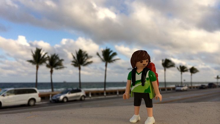 Der PLAYMOBIL-Weltreisende Tim am Strand von Fort Lauderdale