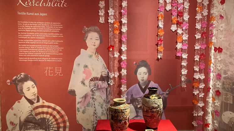 Sonderausstellung „Der Duft der Kirschblüte – Textile Kunst aus Japan“ in Schloss ﻿Lichtenwalde (Foto: ASL Schlossbetriebe gGmbH)