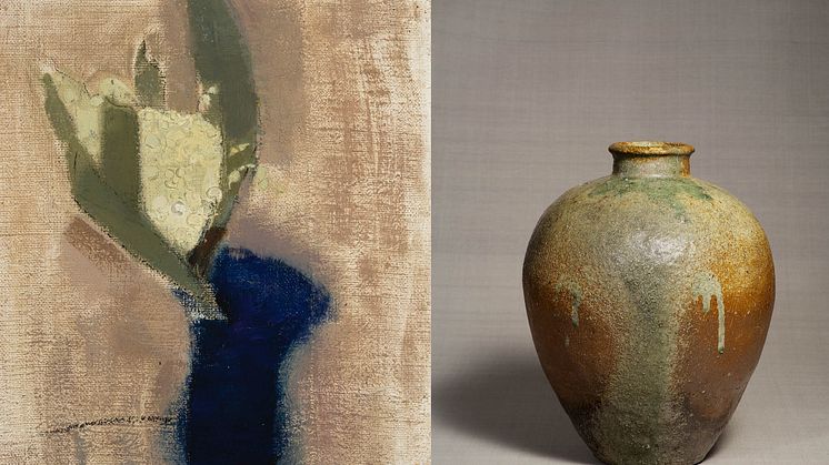 Helene Schjerfbeck, Konvaljer i blått glas I (den sneda vasen), 1920. Bild beskuren. Bild: Finlands nationalgalleri / Hannu Aaltonen. Kruka, Tamba-keramik, 1500-tal. Bild: © Japan Folk Crafts Museum, Tokyo