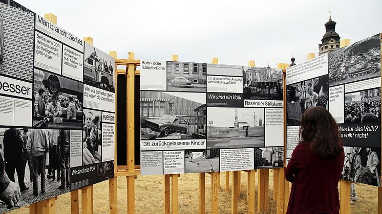 f/stop 8. Festival für Fotografie -  Bild-Text-Essay auf dem Wilhelm-Leuschner-Platz © Melina Gmeiner