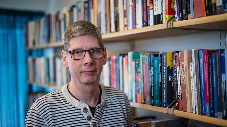 Patrik Johansson, forskare och lektor inom freds- och konfliktstudier vid Statsvetenskapliga institutionen vid Umeå universitet. Foto: Mattias Pettersson