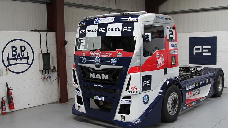 The race truck is perfectly prepared for the races with components from the BPW Group.