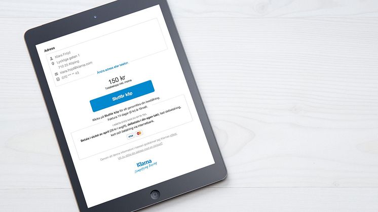 Hogia och Klarna lanserar nu en lösning som ger kunden möjlighet att betala via Klarna Checkout i butikskassan.  