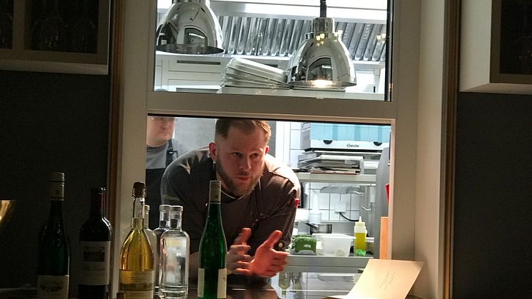 Fontane-Menü beim Sterne-Koch: Auch David Schubert vom Restaurant "Kochzimmer" in Potsdam nähert sich Fontane kulinarisch (TMB-Fotoarchiv)