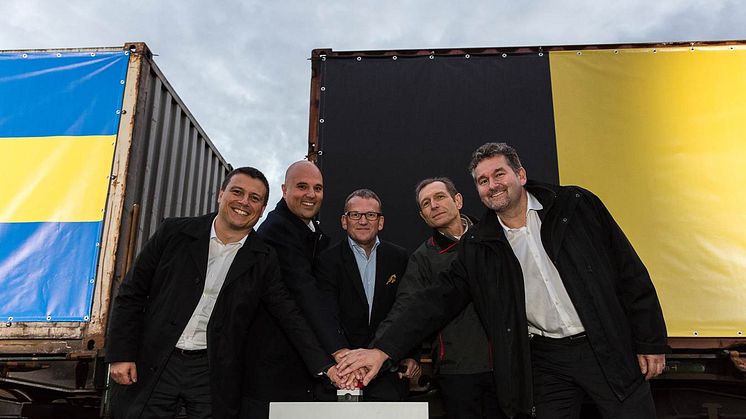 Från vänster: Geert Pauwels, CEO B Logistics, Sam Bruynseels, CCO B Logistics, Daan Schalck, CEO Port of Ghent, Eric Van Landeghem, Managing Director Volvo Cars Ghent och Richard Kirchner, Försäljningsdirektör Green Cargo.