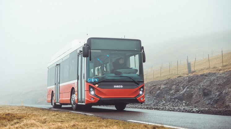 IVECO BUS leverte to 10,7 meter lange E-Way-busser til HZ Bussar, som skal brukes til persontransport i Tórshav.