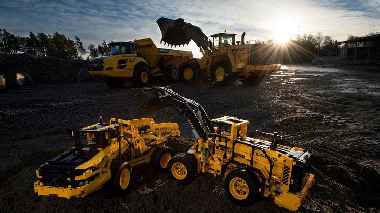 LEGO Technic - Volvo L350F hjullastare och Volvo A25F dumper