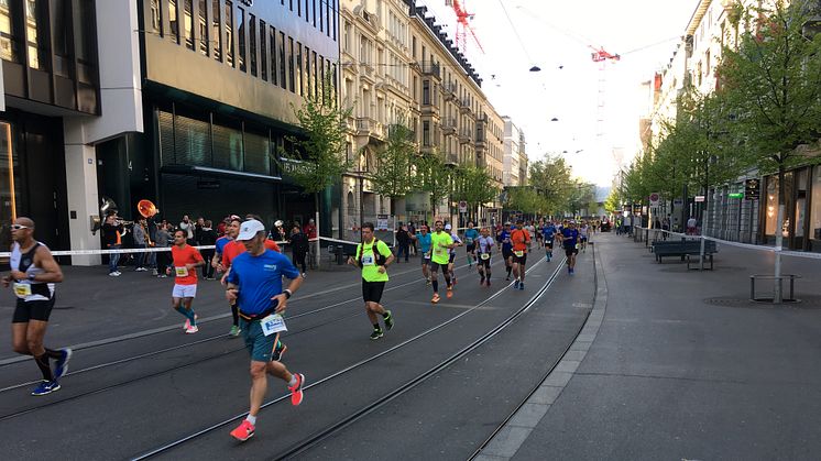 Är vi inne på ett maratonrace? Här Zurich, Schweiz. Vem blir vinnare? Och vem förlorare?