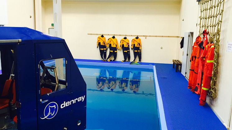 Denray helicopter underwater escape training facility