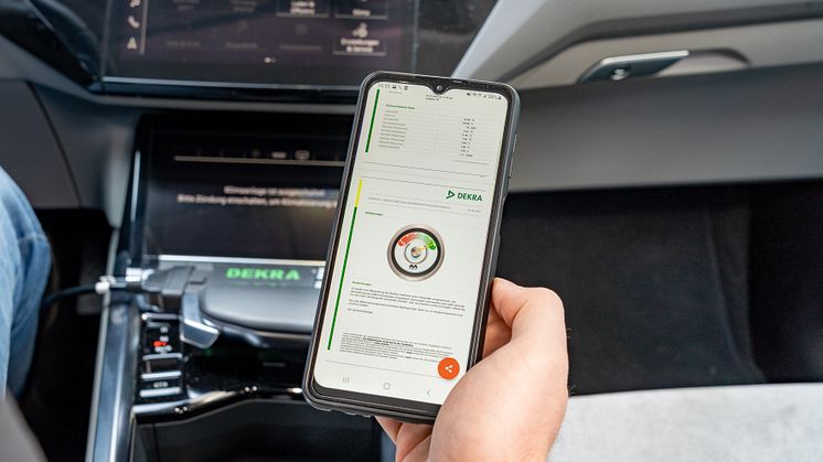 DEKRA batteritest och SaaS-lösning - hjälper bilhandlare att välja lönsamma elbilar. 