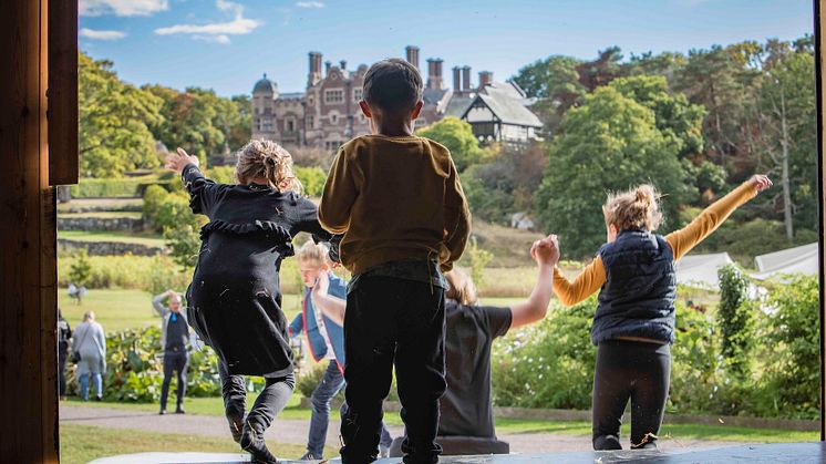 Barnens dag och premiär för sommarteatern på Tjolöholm Slott den 6 juni!