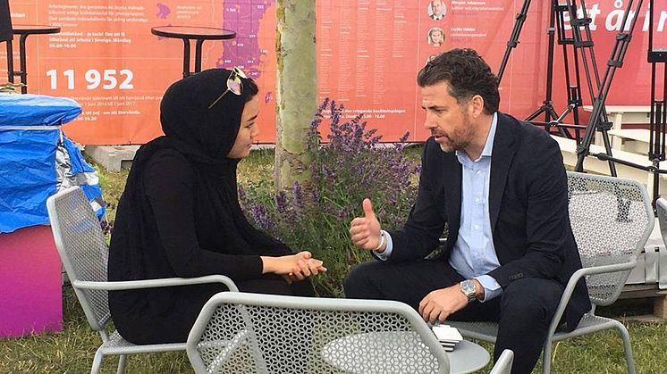 Fatemeh Khavari och Mikael Ribbenvik i Almedalen 2017.