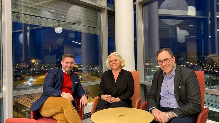 F.v. Stian Gårdsvoll, leder for rådgivningsavdelingen i PwC i Trondheim, Ingrid Wibe i Senter for ledelse og regionsleder i PwC, Rune Kenneth S. Lædre.