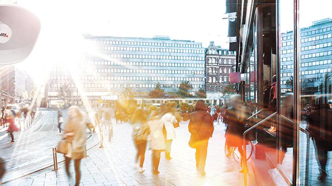 c1310e_city_street_crowd_people_blurry_sunlight_2006_780x371