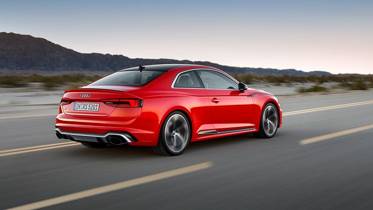 Audi RS 5 Coupé (Misano Red)