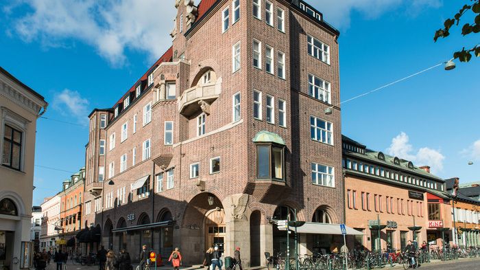 Stena Fastigheter förvärvar tre fastigheter i centrala Lund, bland annat fastigheten Apotekaren 12, det före detta bankpalatset vid Stortorget. Bild: Vasakronan Fotograf: Martin Olson  