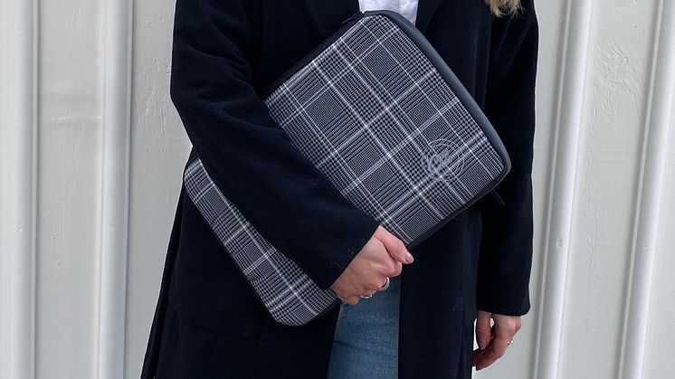 Snygga datorfodral av gamla bilklädslar från Atracco