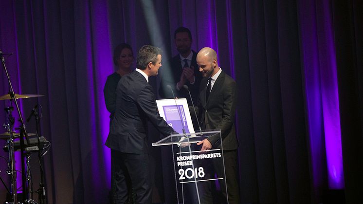 Fundamentet i Aarhus modtog Kronprinsparrets Sociale Stjernedryspris 2018. Prisen blev modtaget af Fundamentets daglige leder, Christian Rundager.