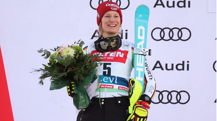 Lena_Duerr_Levi_SL_podium_2023