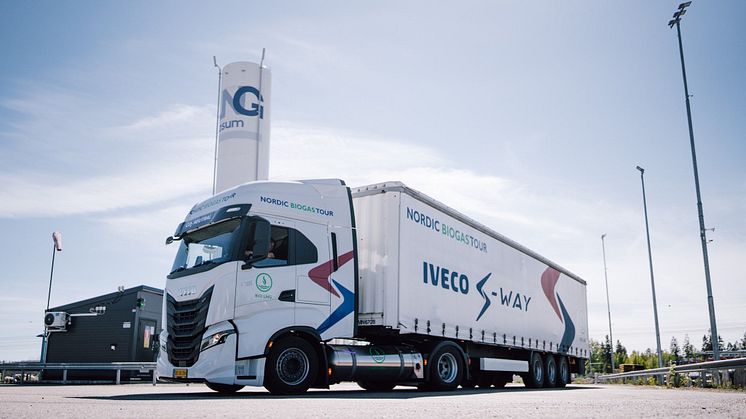 IVECO-turneen ble kjørt på flytende biogass (LBG) i en IVECO S-Way med drivstoffbesparende funksjoner. 