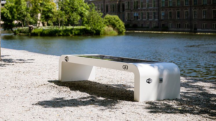 Smart Solar Bench, design Infra Marks