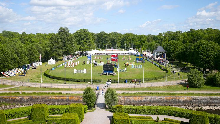 I helgen är det dags för nationaldagstävlingar på Strömsholm! Årets evenemang bjuder bland annat på SM i dressyr och paradressyr samt final i Folksam Ponnyallsvenska och semifinal i Folksam Elitallsvenska.