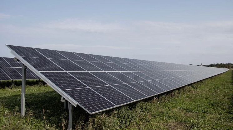 Solkompaniet och Bouygues Energies & Services i samarbete för svensk solkraft