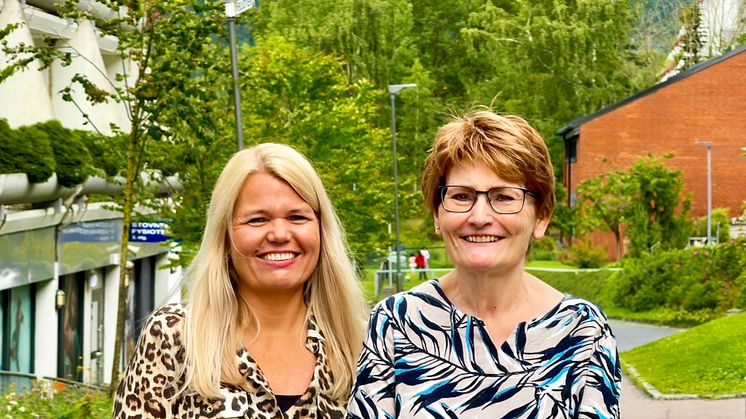 Kristin Langsholdt og Marthe-Kari Harlem, kan varmt anbefale en karriere i barnehagene i Bydel Stovner. (Foto: Eyvind J. Schumacher, Bydel Stovner)