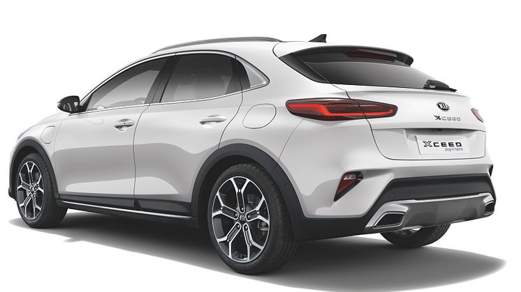 CD_CUV_PHEV_03b_3_4_rear_LHD_cmyk