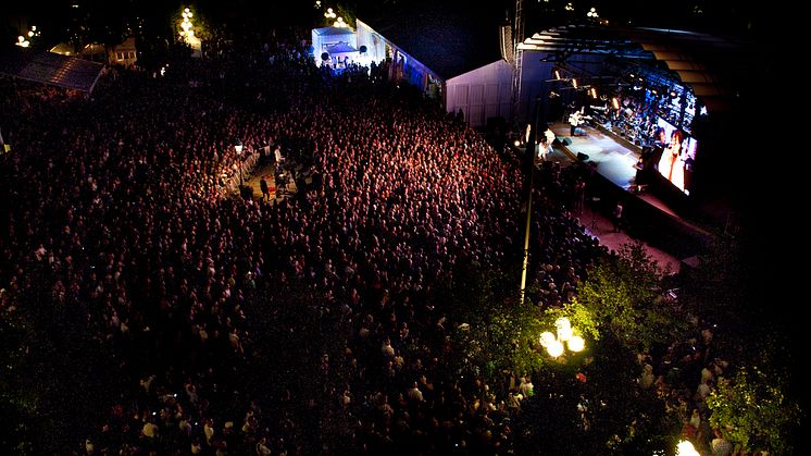 Stockholm Prides schlagergala fyllde Kungsan!
