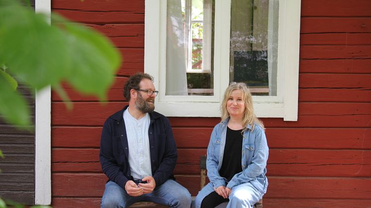 Mats Genfors och Kristina Ruhnström har säsongsavslutning på Astrid Lindgrens Näs. Foto: Urban Wedin.