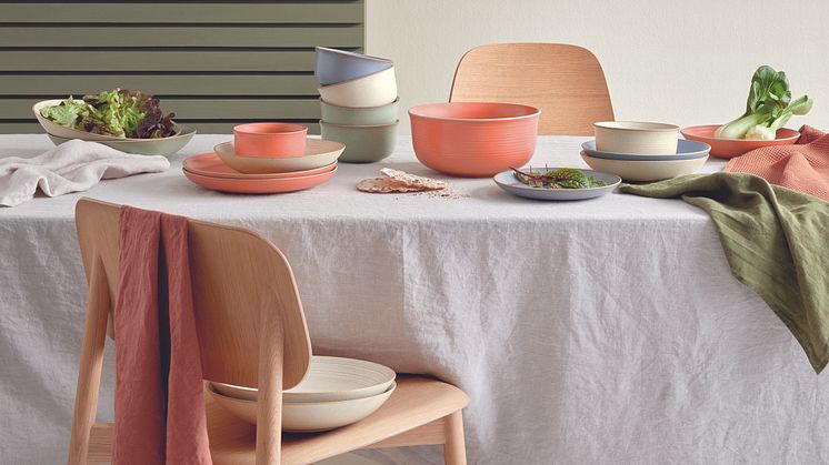 The new "Coral" colour tone brings light and liveliness to the table