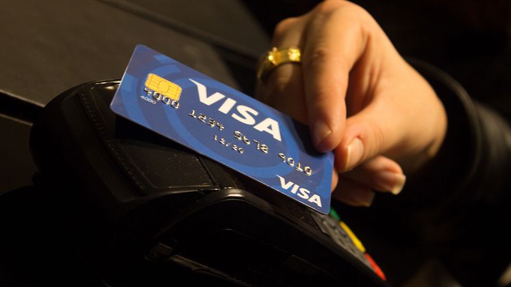 Visa spolupracuje s Alzou: Za online platby ponúkne dopravu zadarmo
