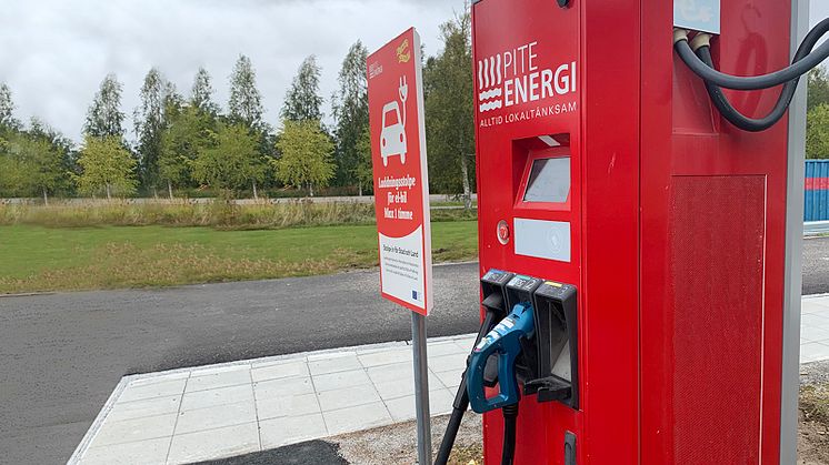 Snabbladdaren utanför vårt kontor på Västra Kajvägen