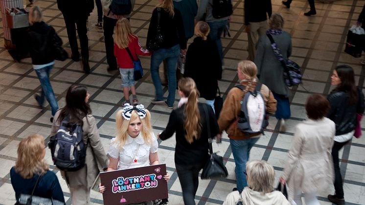 VAR ÄR LÖJTNANT PINKERTON? MADAME BUTTERFLY LANDAR I STAN EFTER 25 ÅRS VÄNTAN