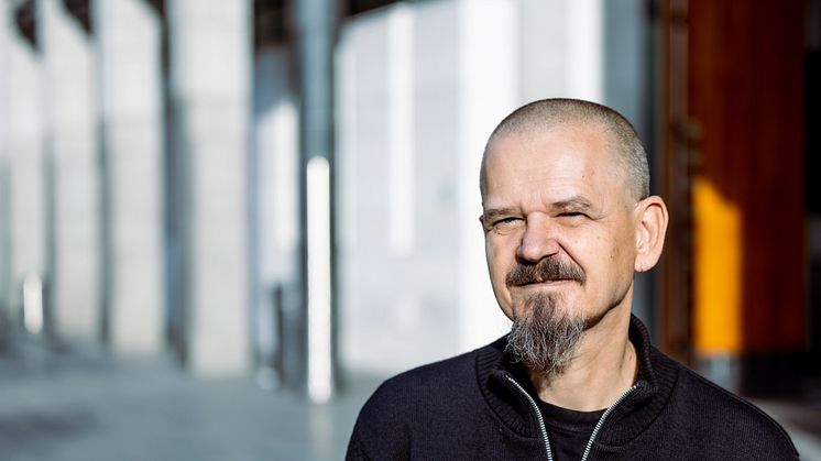 "Kim Leine er simpelthen i en klasse for seg", skriver den danske avisen Politikens litteraturredaktør om Kim Leines nye bok (Foto: Lina Hindrum/Cappelen Damm)