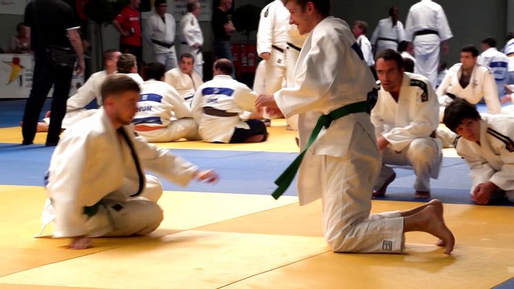 Reportage om Sverigelagets tävlan i judo under Special Olympics European Summer Games 2014
