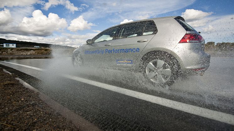 Goodyears EfficientGrip Performance dæk har vundet flere tests og bygger på førende dækmærkepositionering 