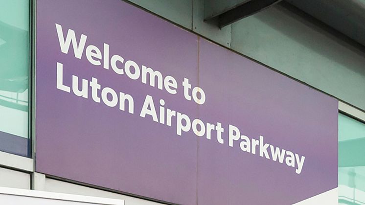 Luton Airport Parkway station
