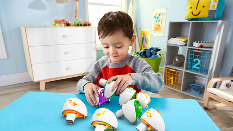 Fisher-Price Lern-Raupe Flitzi lässt Kinder schon im Vorschulalter das Zukunftsthema Programmierung spielerisch entdecken